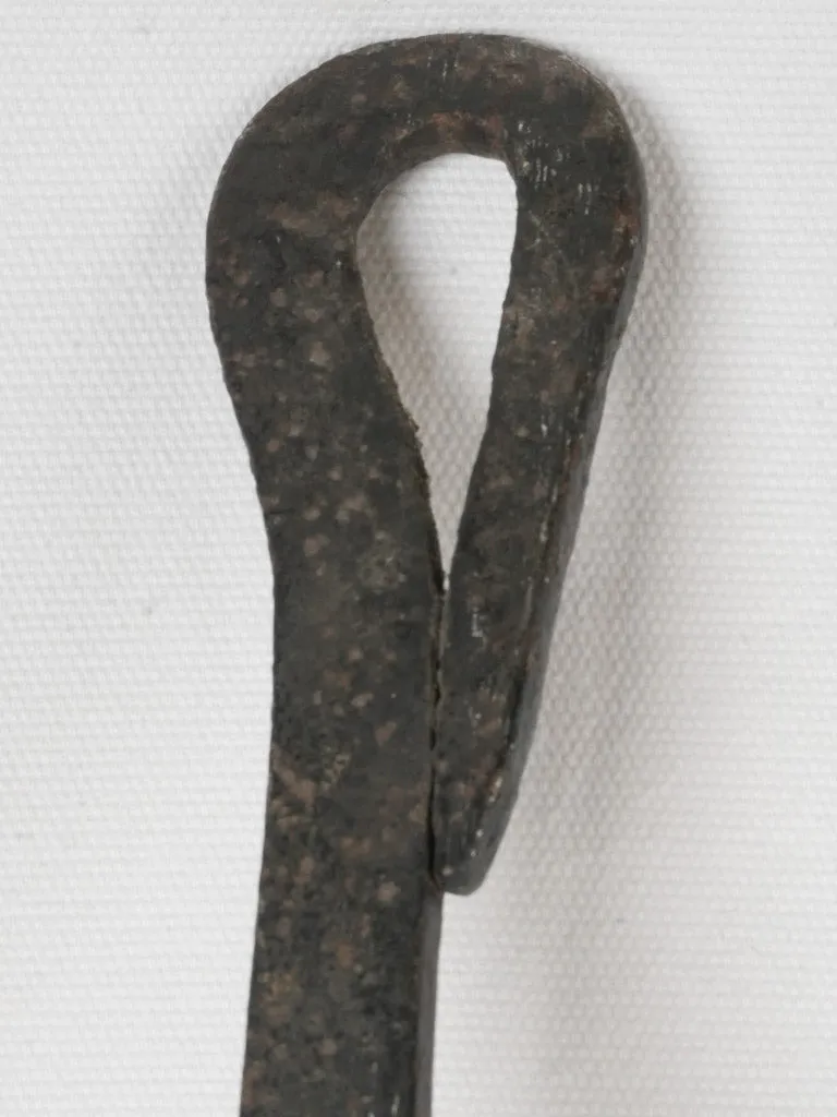 19th-century French copper sauté pan with long handle 52"