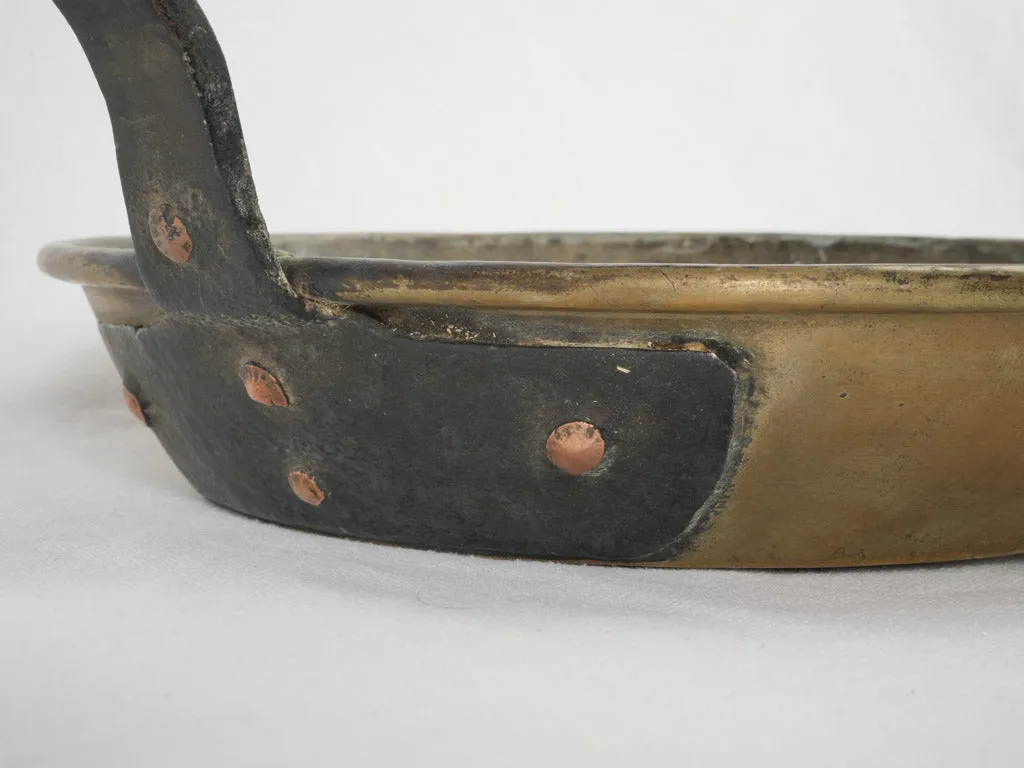 19th-century French copper sauté pan with long handle 52"