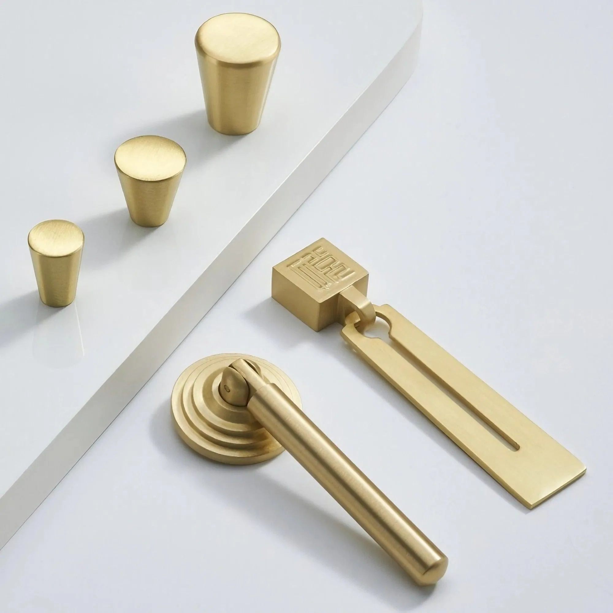 Elegant Simple Brass Drop Pull Handle for Drawers and Cabinets